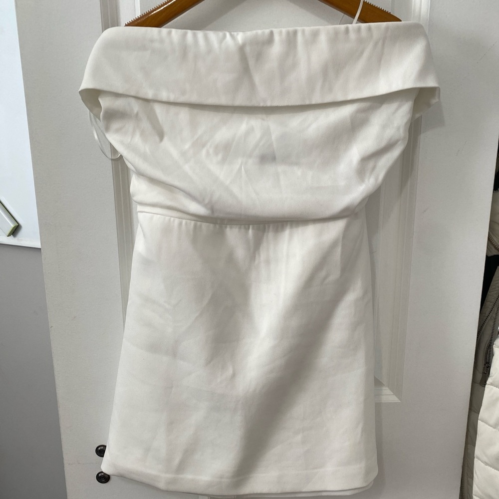 Elegant White Strapless Dress
